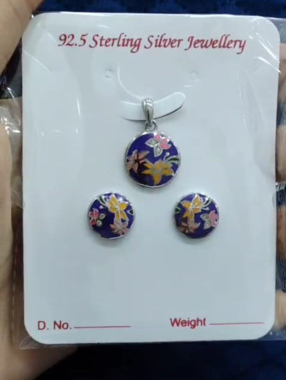 Lightweight Enamel Pendant Set