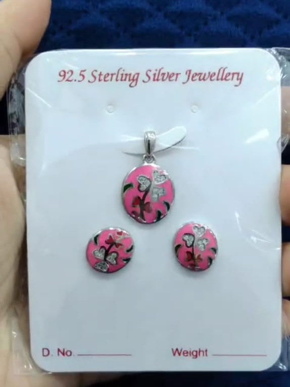 Lightweight Enamel Pendant Set