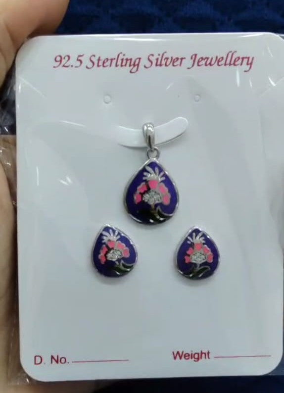 Lightweight Enamel Pendant Set
