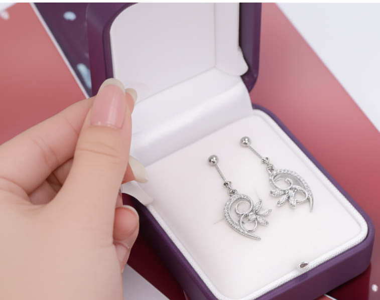 Half Curved Flower Helix Piercing Earrings
