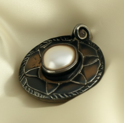 Full Moon Pearl Pendant