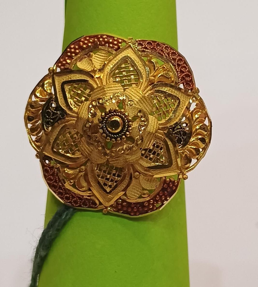18kt Flower Ring