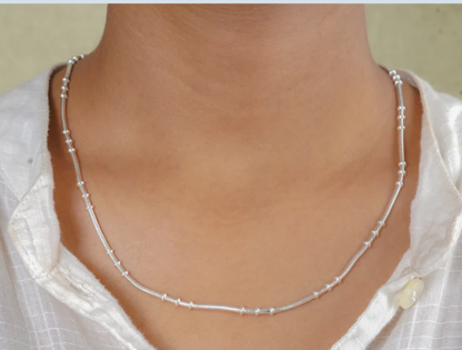 Dot Snake Silver Chain