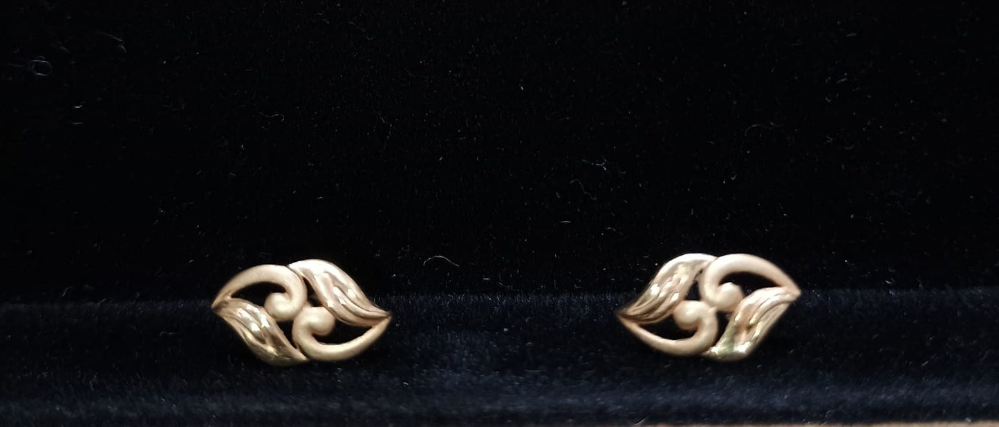 Half-Heart Shaped Earrings 22kt