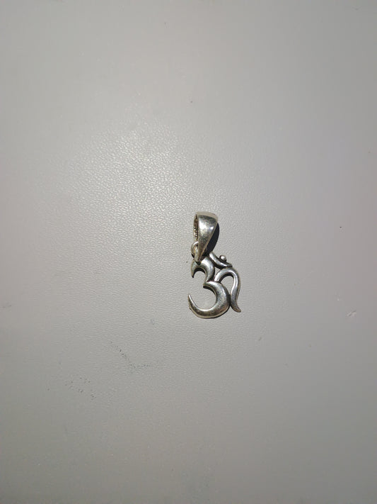 925 Light weight Om Pendant