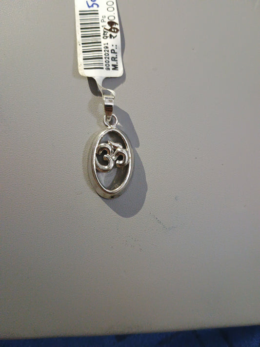 Om Pendant in Hollow Base